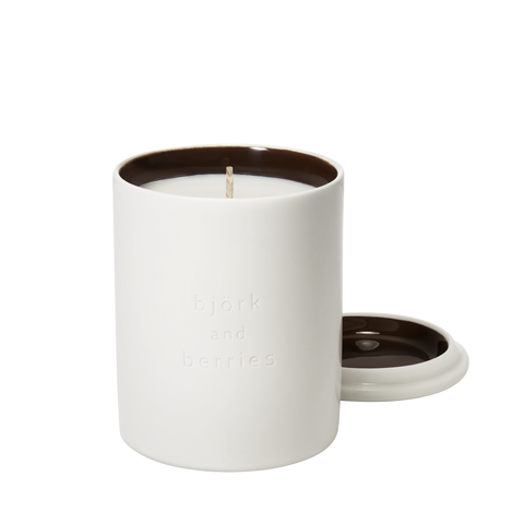 Björk & Berries Scented Candle WHITE FOREST (240g)